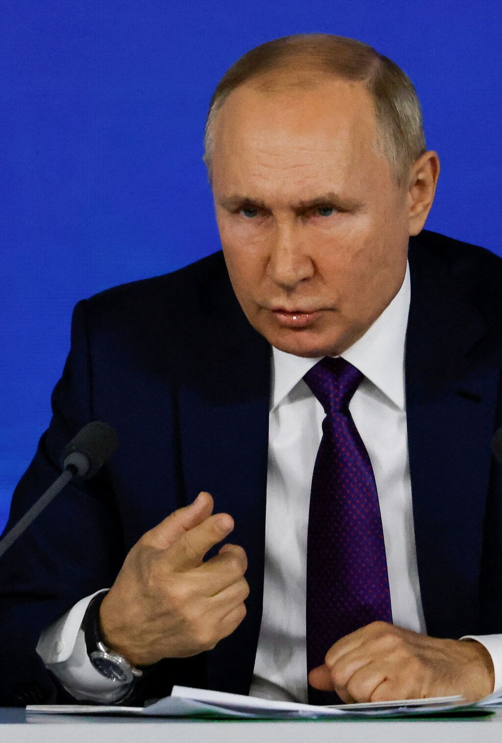 Руки Путина фото