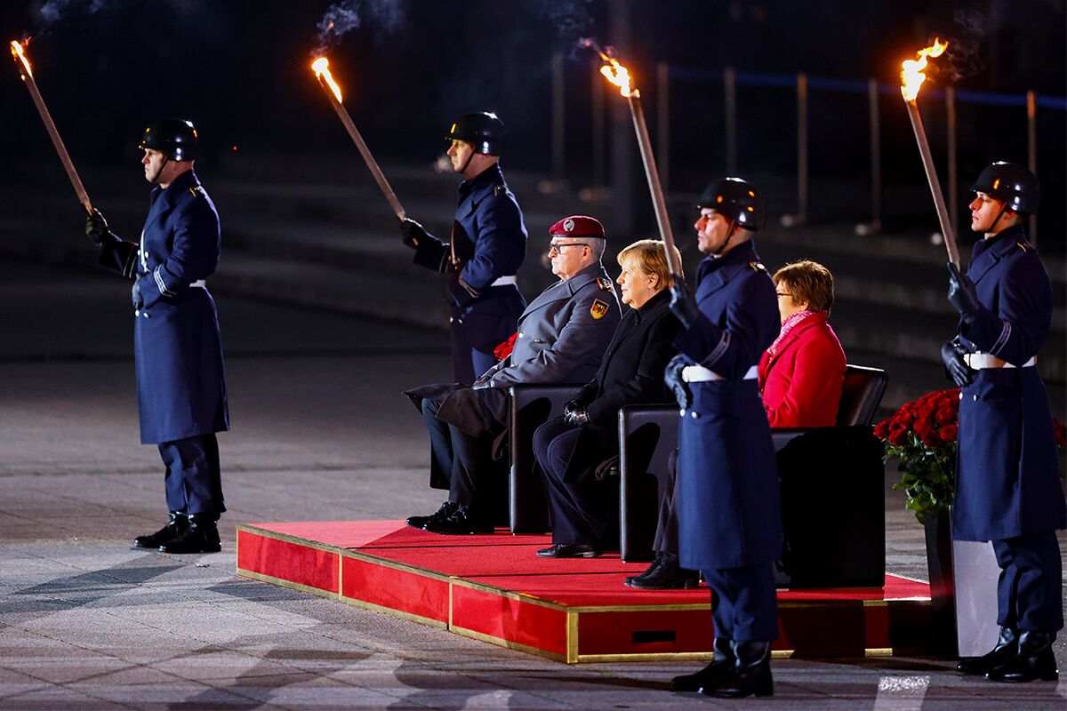 Ангела Меркель на церемонии ее проводов с поста федерального канцлера в Берлине, 2 декабря 2021 года