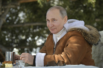 Путин объяснил нежелание брать с собой Мишустина в тайгу