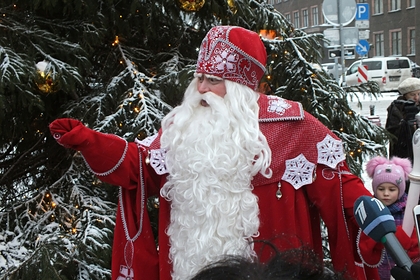 Подавшего в суд на Деда Мороза россиянина призвали наказать