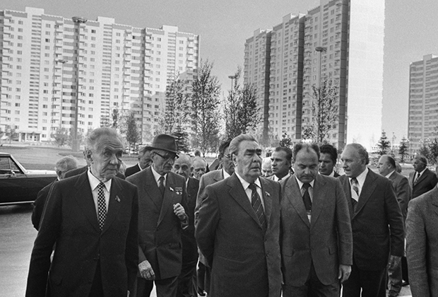 Григорий Романов с коллегами во время посещения объектов Олимпиады 1980 года