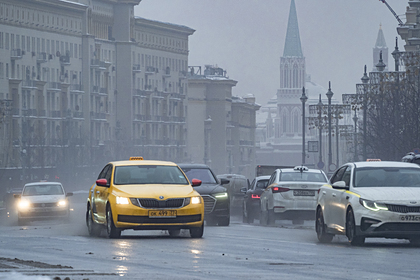 Власти Москвы призвали сделать такси дешевле