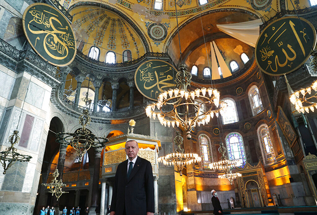 Реджеп Тайип Эрдоган в мечети Святой Софии