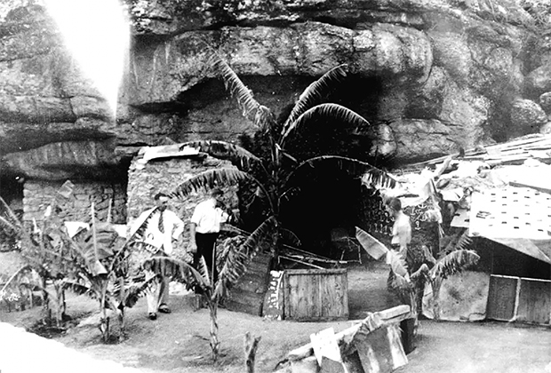 Вход в пещеру Ричетти, 1936 год