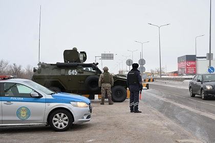 Сотрудников полиции и курсантов избили и лишили формы в Казахстане