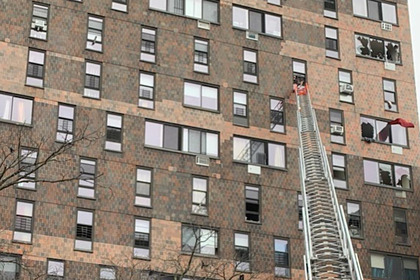 Более 50 человек пострадали в результате пожара в Нью-Йорке