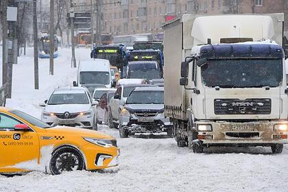 Российский адвокат предупредил водителей о коварном штрафе зимой