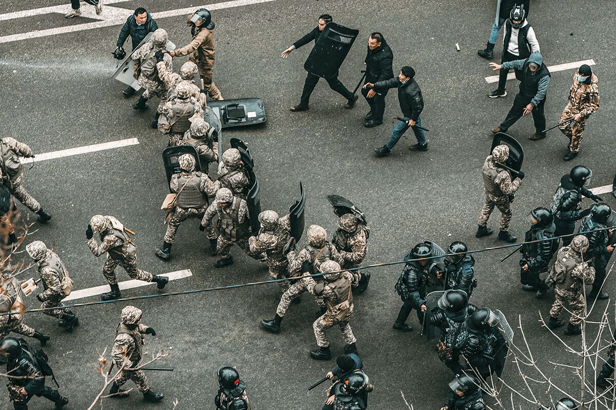 Митинг протестующих в Алма-Ате, 5 января 2022 года