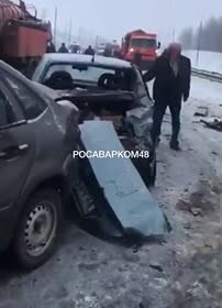 Последствие столкновения 17 машин на российской трассе попало на видео