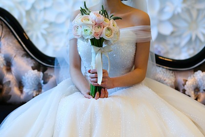 Обиженная невеста испортила 32 платья в свадебном салоне