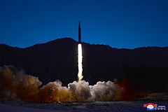 КНДР пустила две баллистические ракеты из района аэропорта Сунан