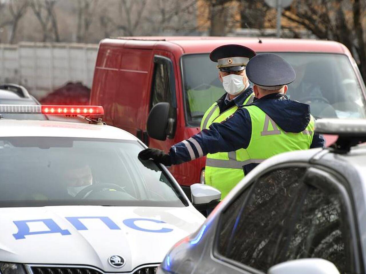 Пьяного россиянина задержали на арендованном авто с детьми в багажнике:  Общество: Россия: Lenta.ru