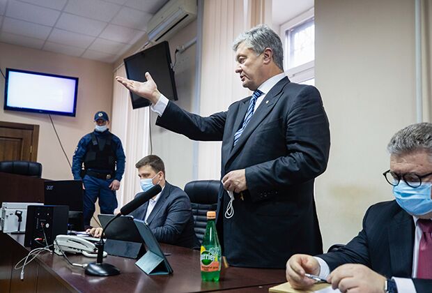 Бывший президент Украины Петр Порошенко выступает на судебном заседании в Киеве, 17 января
