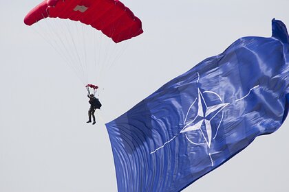 Украина потребовала от НАТО конкретных шагов по членству в альянсе