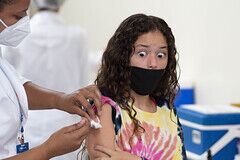 В России исключили введение принудительной вакцинации детей от коронавируса