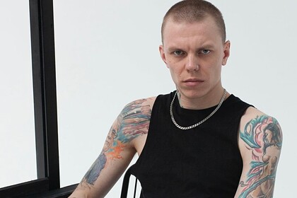 Российский мастер сделал 100 татуировок за 13,5 часа для помощи ребенку с ДЦП