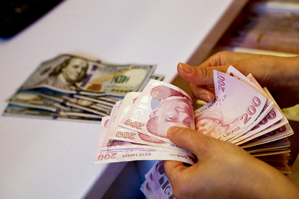 Турция заняла денег на спасение своей валюты от обвала