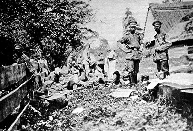 Солдаты Первой мировой войны на отдыхе во время отступления из Галиции. Фото: РИА Новости