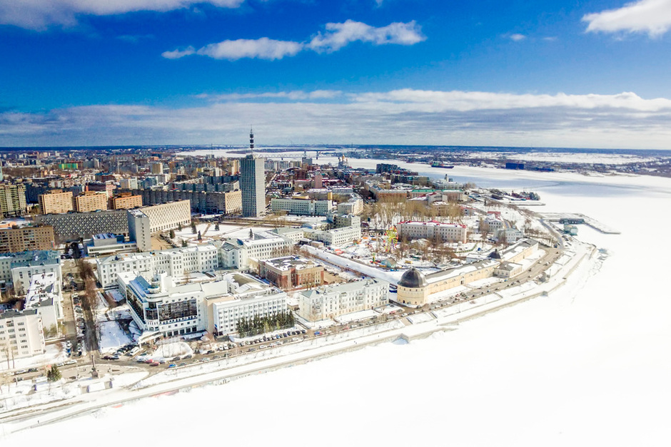 Вид на город Архангельск с высоты птичьего полета