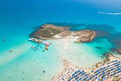 Кипр в очередной раз упростил правила въезда для иностранных туристов