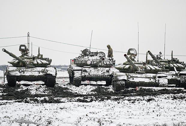 Российские танки Т-72Б3 во время учений в Ростовской области, 12 января 2022 года