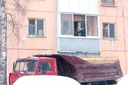 Россиянин накопил в квартире мусора на несколько КАМАЗов