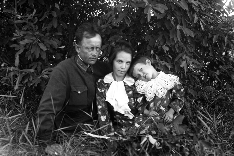 Людмила, сестра Владимира, с мужем и дочкой