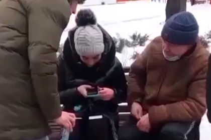 Появилось видео с «выплатой денег» участникам акции в поддержку Порошенко