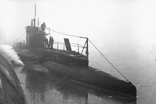 Советская подводная лодка «Лембит» в порту Хельсинки