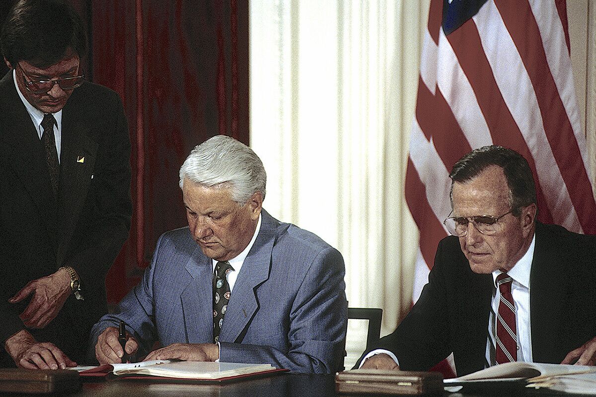 Борис Ельцин и Джордж Буш на встрече в июне 1992 года 