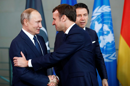 В Кремле высказались о возможности личной встречи Путина и Макрона
