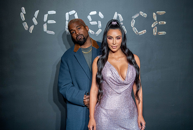 Ким Кардашьян и Канье Уэст на показе Versace в 2019 году
