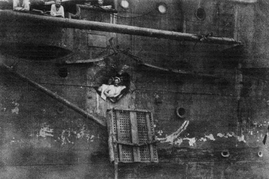 Повреждения крейсера «Олег» после Цусимского сражения, май 1905 года