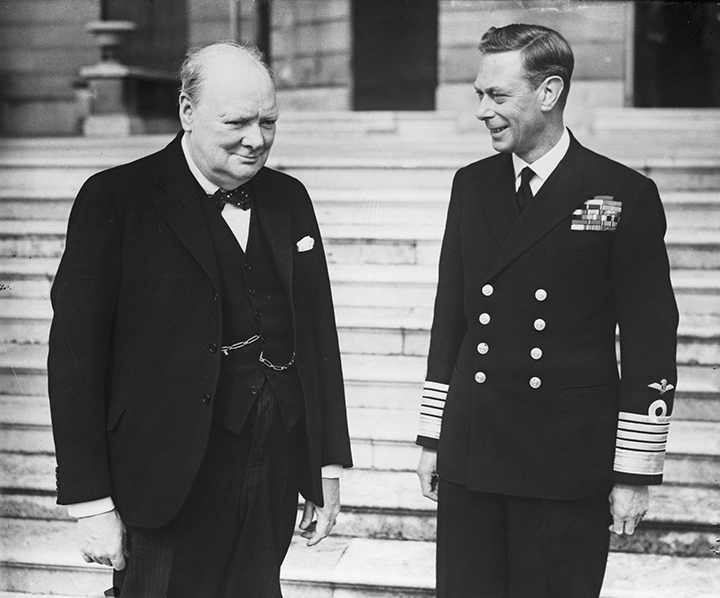 Премьер-министр Великобритании Уинстон Черчилль и Георг VI