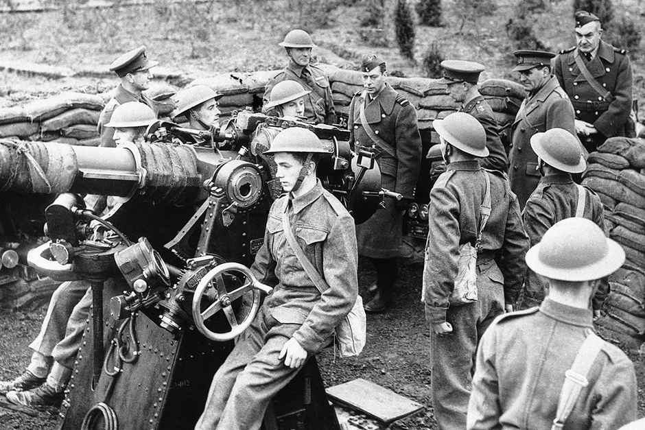 Георг VI на позициях зенитчиков во Франции, 1939 год
