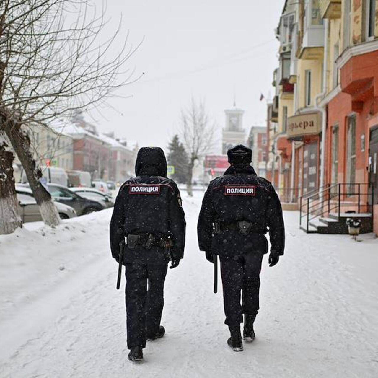 В Петербурге родители заперли ребенка в подвале на шесть часов: Общество:  Россия: Lenta.ru