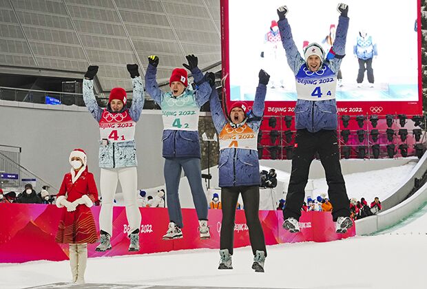 Российские прыгуны с трамплина Ирма Махиня, Даниил Садреев, Ирина Аввакумова и Евгений Климов (слева направо)
