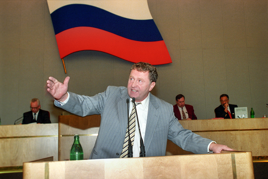 Жириновский выступает на пленарном заседании Госдумы.
