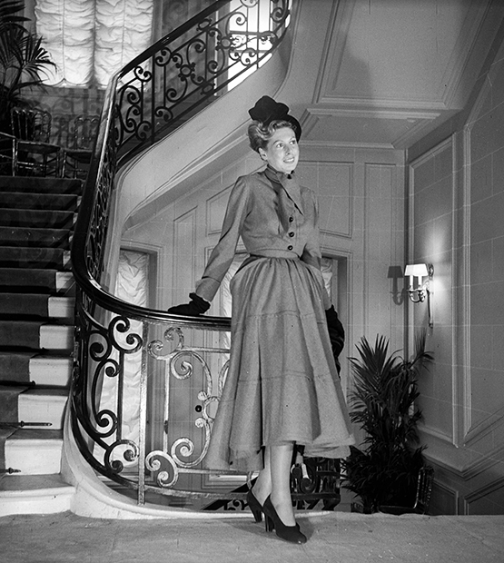 Модель в платье New Look, фото 1947 года