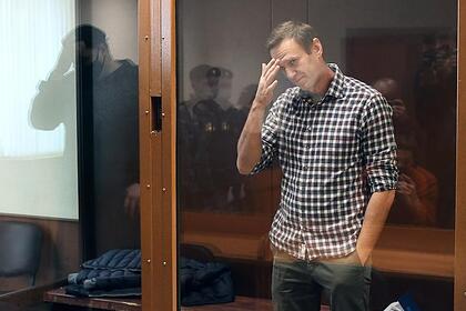 Трое россиян сели за помощь Навальному в получении выписок с телефонных счетов