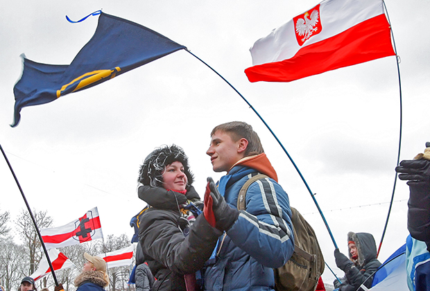 Митинг оппозиции на Октябрьской площади в Минске, 2006 год