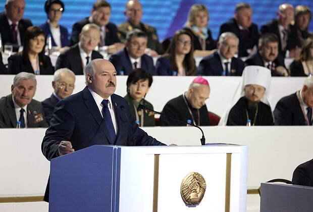 Александр Лукашенко выступает на VI Всебелорусском народном собрании