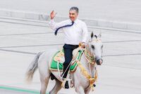 Политика — дело семейное. Президент Туркмении готов передать власть сыну. Что может пойти не так?