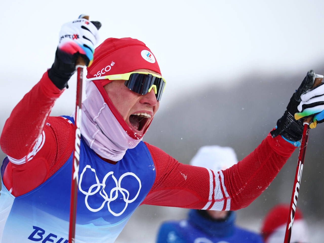 Большунов стал трехкратным олимпийским чемпионом: Олимпиада: Спорт: Lenta.ru