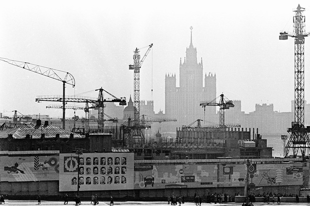 Строительство гостиницы «Россия», 1964 год. Фото: Валерий Шустов / РИА Новости
