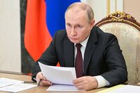 Путин подписал указ о признании ДНР и ЛНР. Решение принято на фоне резкого обострения ситуации в Донбассе
