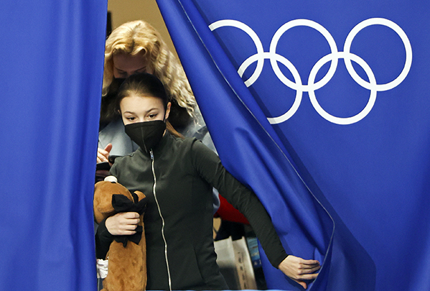 Этери Тутберидзе и Анна Щербакова на Олимпиаде-2022