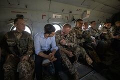 Владимир Зеленский с военными ВСУ