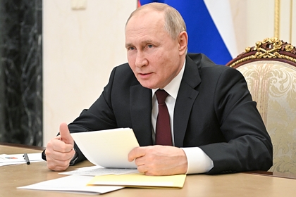 Путин подписал закон об уголовной ответственности за фейки о действиях ВС России