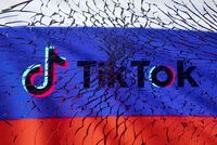TikTok приостановила работу в России из-за закона о фейках. Площадка запретила россиянам загружать новый контент